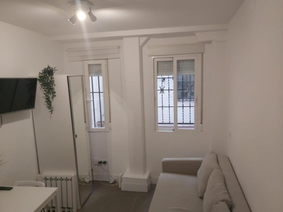 Cozy Studio Reina Sofia Amparo Appartamento Madrid Esterno foto