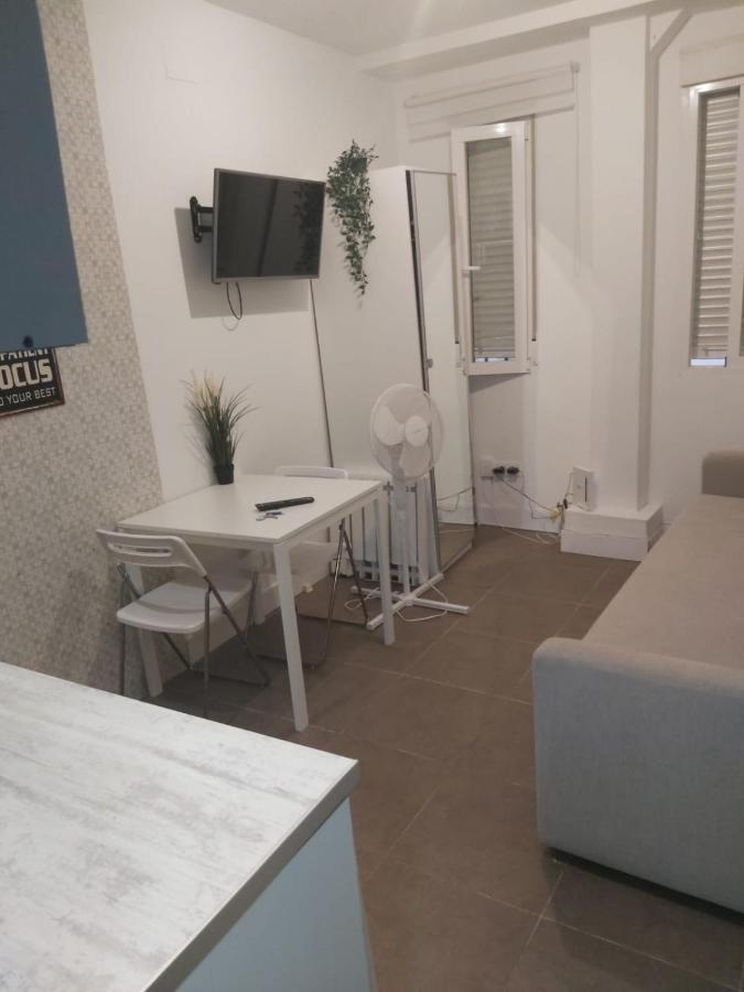 Cozy Studio Reina Sofia Amparo Appartamento Madrid Esterno foto